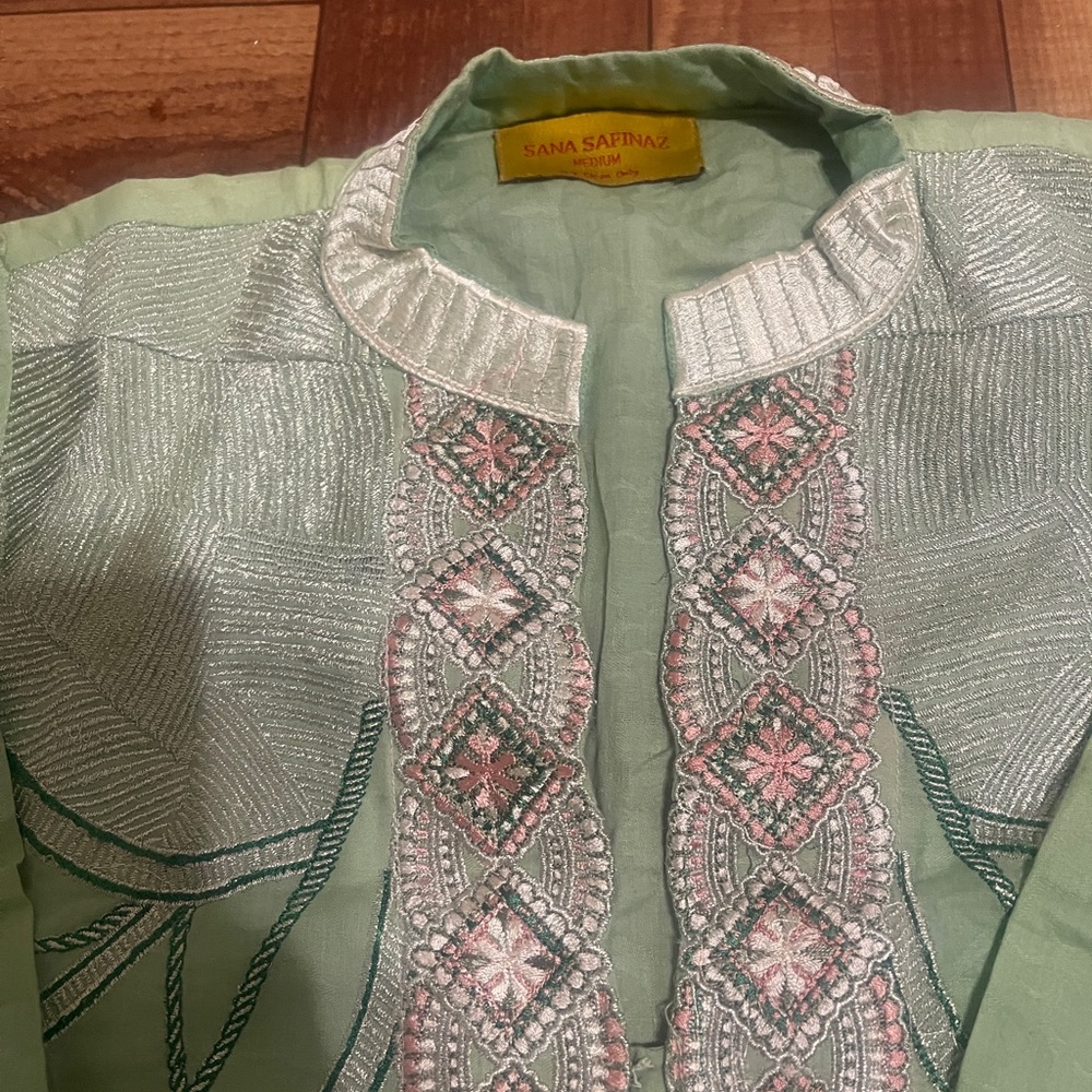 Sana safinaz Elegant Green Embroidered Long Sleeve Dress - Picture 9 of 10